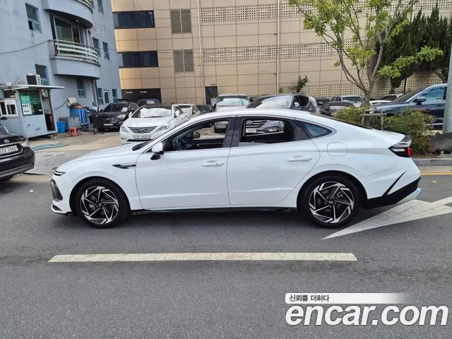 Hyundai Sonata 2023 thumb 2