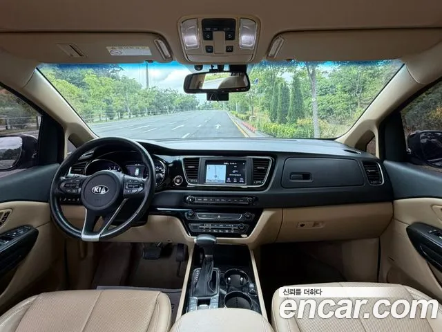 Kia Carnival 2018 thumb 6