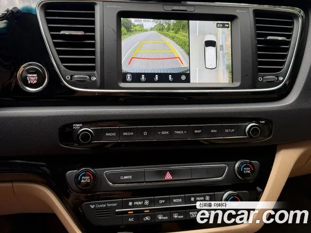 Kia Carnival 2018 thumb 8