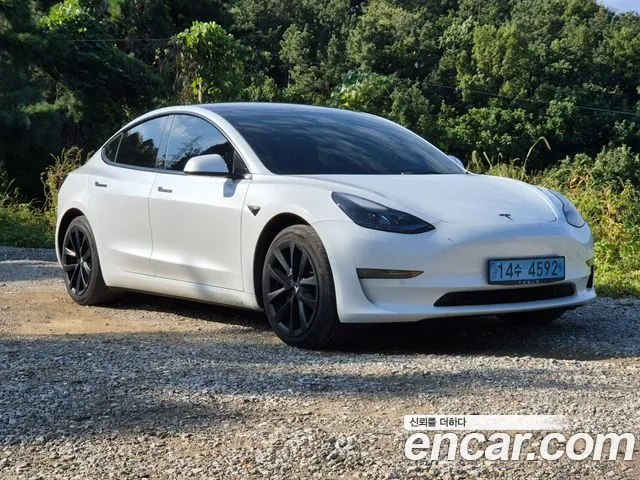 Tesla Model 3 2022 thumb 5