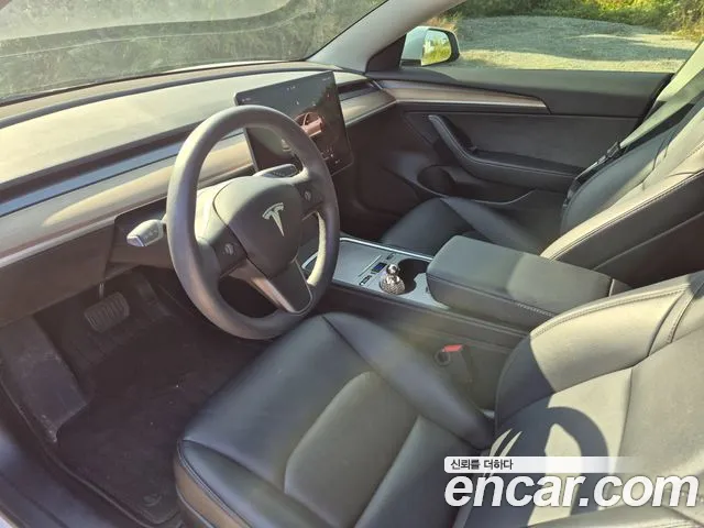 Tesla Model 3 2022 thumb 7