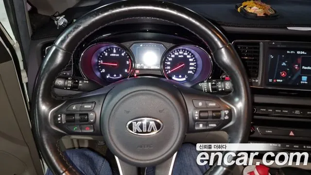Kia Carnival 2016 thumb 7