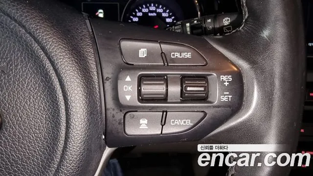 Kia Carnival 2016 thumb 8