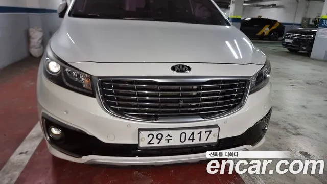 Kia Carnival 2016 thumb 12