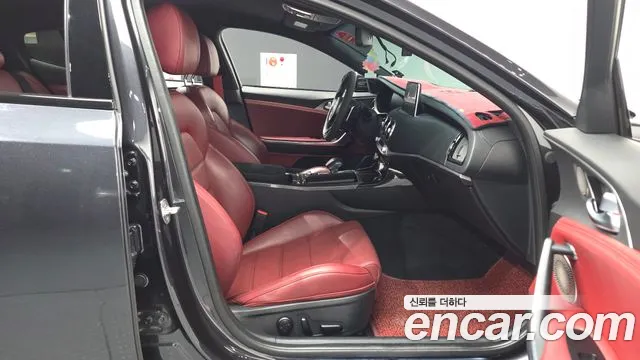 Kia Stinger 2019 thumb 11
