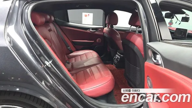 Kia Stinger 2019 thumb 12