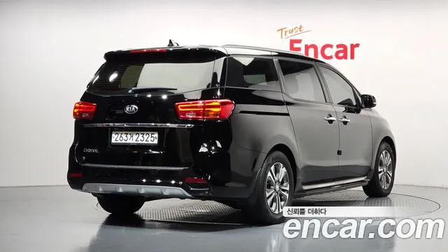 Kia Carnival 2019 thumb 2