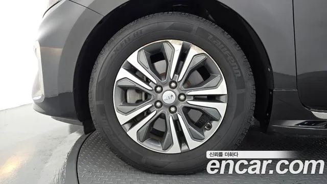 Kia Carnival 2019 thumb 5