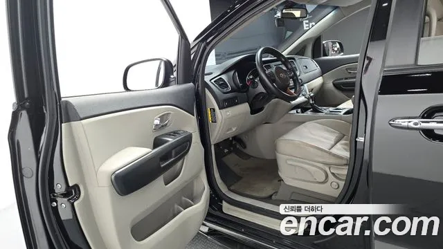 Kia Carnival 2019 thumb 10