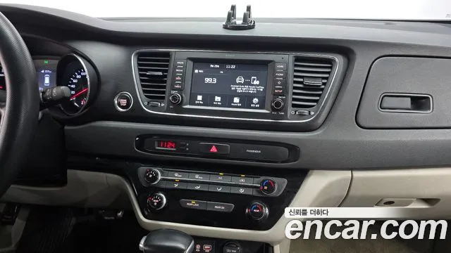 Kia Carnival 2019 thumb 11