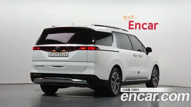 Kia Carnival 2021 thumb 2