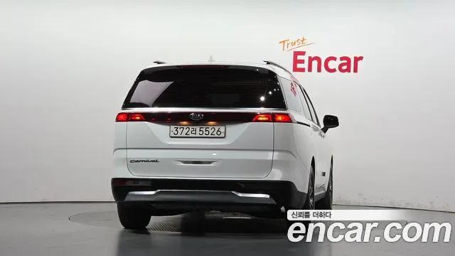 Kia Carnival 2021 thumb 4