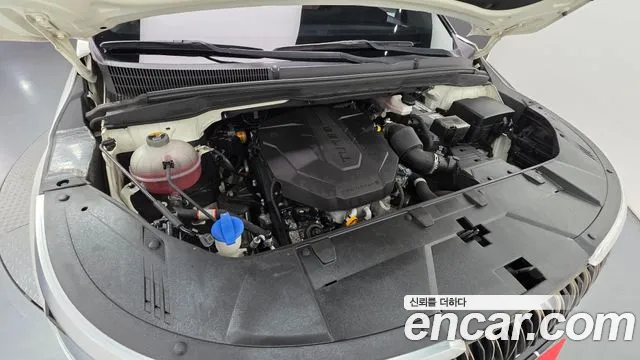 Kia Carnival 2021 thumb 6