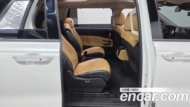 Kia Carnival 2021 thumb 11