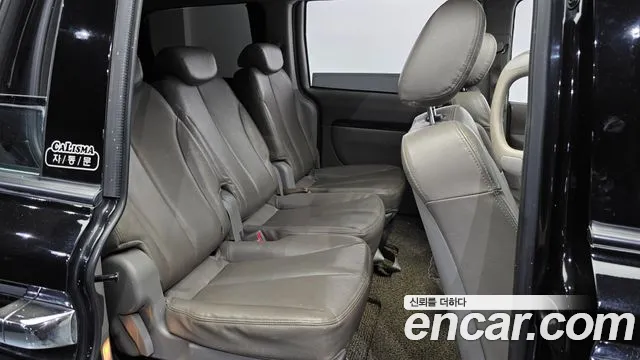 Kia Carnival 2011 thumb 12