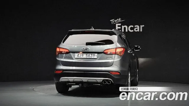Hyundai Santa Fe 2015 thumb 4