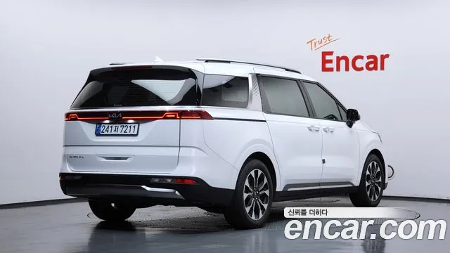 Kia Carnival 2022 thumb 2
