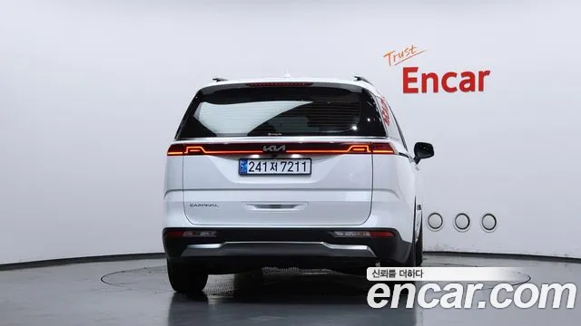 Kia Carnival 2022 thumb 4
