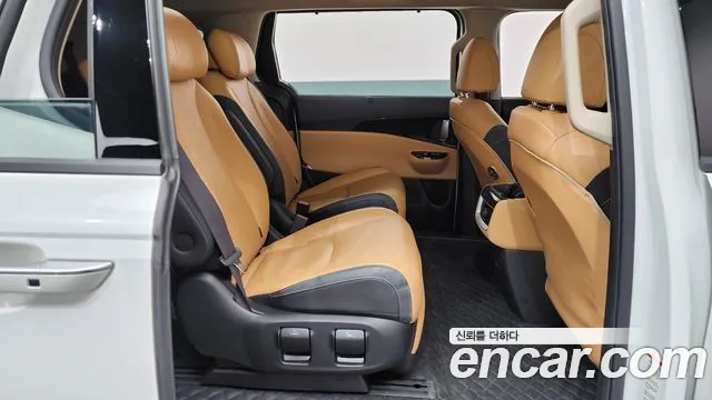 Kia Carnival 2022 thumb 11