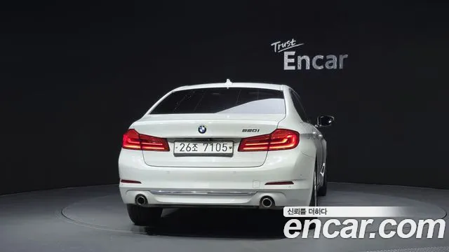 BMW 5-Series 2019 thumb 4
