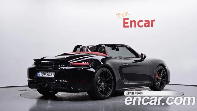 Porsche Cayman 2019 thumb 2