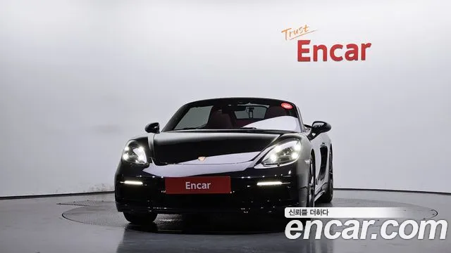 Porsche Cayman 2019 thumb 3
