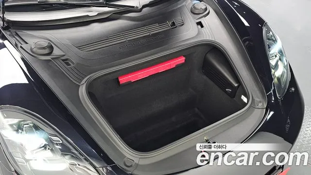 Porsche Cayman 2019 thumb 6