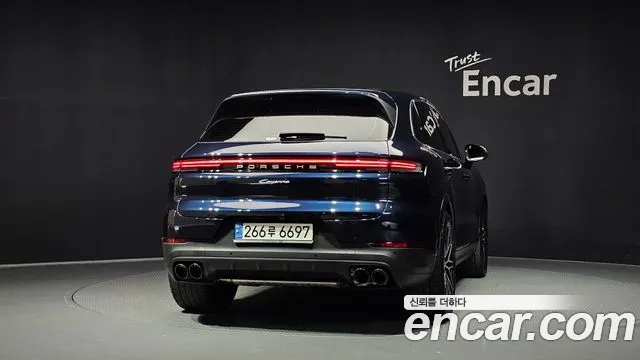 Porsche Cayenne 2024 thumb 4