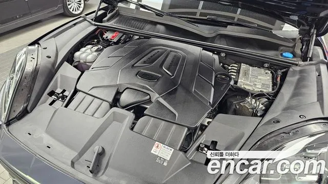 Porsche Cayenne 2024 thumb 6