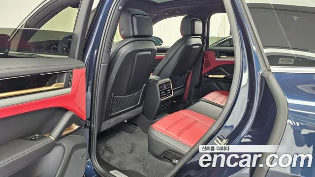 Porsche Cayenne 2024 thumb 11