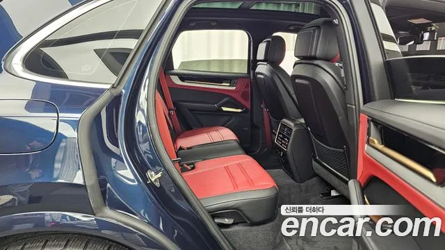 Porsche Cayenne 2024 thumb 12