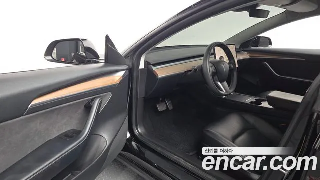 Tesla Model 3 2021 thumb 10