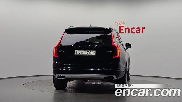 Volvo XC90 2018 thumb 3
