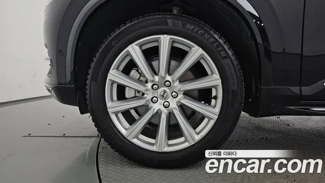 Volvo XC90 2018 thumb 4