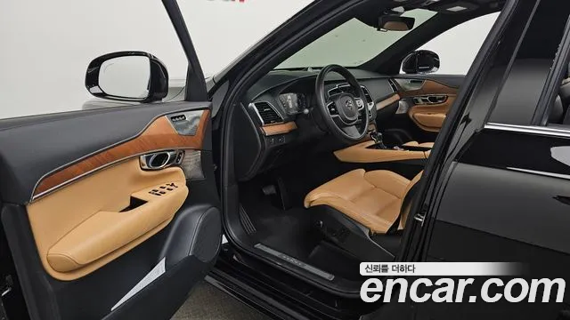 Volvo XC90 2018 thumb 9