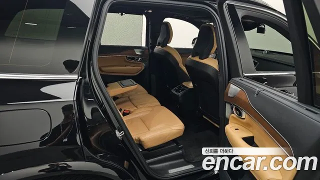 Volvo XC90 2018 thumb 11