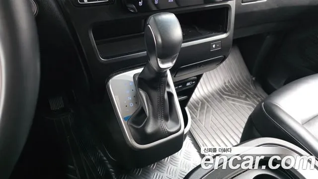 Hyundai Staria 2022 thumb 9