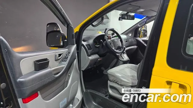 Hyundai Starex 2013 thumb 10