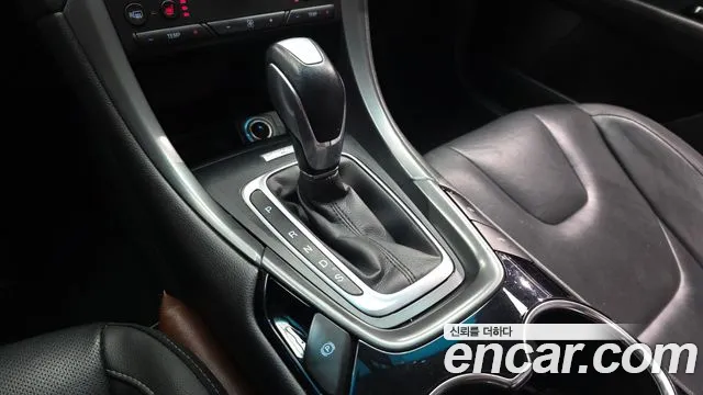 Ford Mondeo 2016 thumb 9