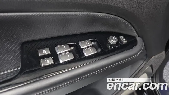 KG_Mobility_Ssangyong Rexton 2018 thumb 11