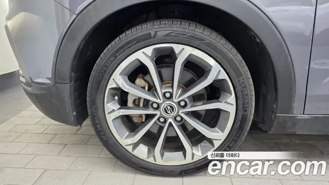 KG_Mobility_Ssangyong TIBOLI 2017 thumb 5
