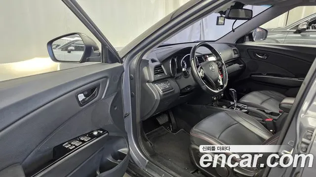KG_Mobility_Ssangyong TIBOLI 2017 thumb 10