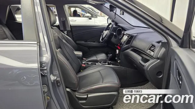 KG_Mobility_Ssangyong TIBOLI 2017 thumb 11