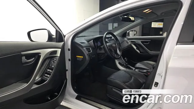 Hyundai Avante 2015 thumb 10