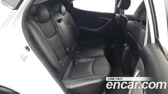 Hyundai Avante 2015 thumb 12