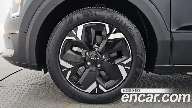 Kia Niro 2023 thumb 4