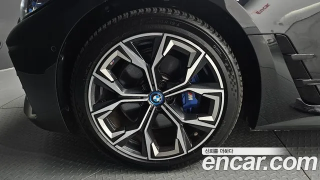 BMW i4 2024 thumb 5
