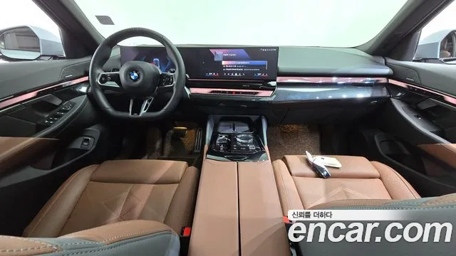 BMW 5-Series 2024 thumb 7