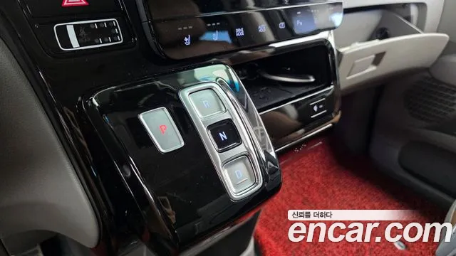 Hyundai Staria 2023 thumb 9