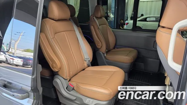 Hyundai Staria 2023 thumb 12